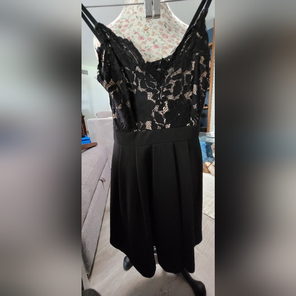 Windsor Elegant Black Lace Jumpsuit Size Small - Picture 2 of 7